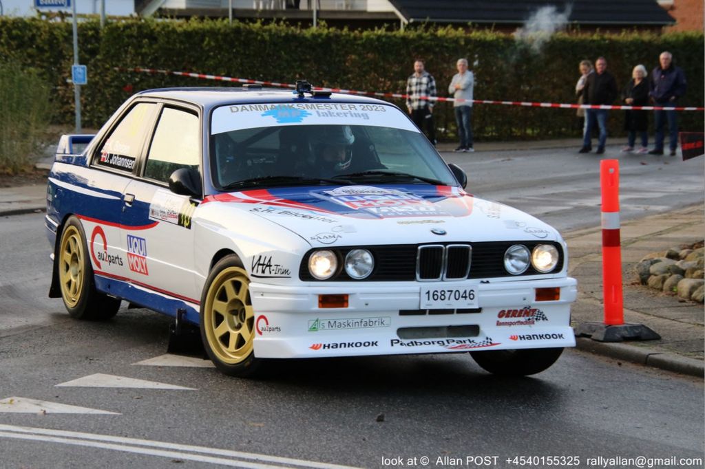Kim Boisen og Dan Johannsen i den flotte BWM M3